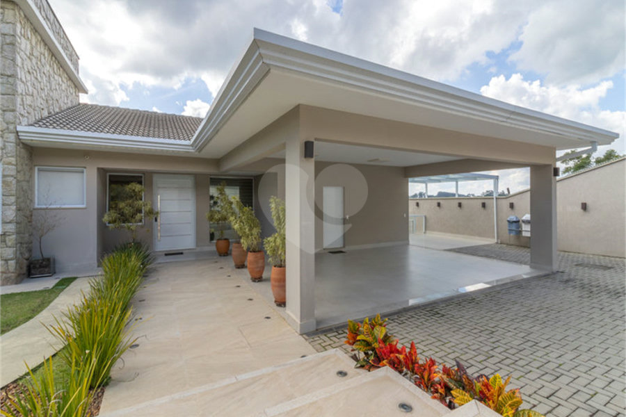 Casa à venda com 3 suítes no condomínio Parque Imperial da Cantareira, Mairiporã - SP