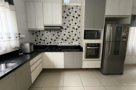Casa à venda com 3 suítes em Jardim Maristela, Atibaia, SP