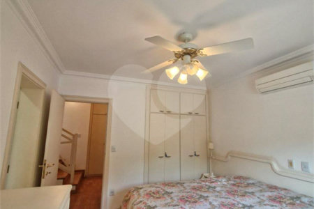 Casa à venda com 4 suítes no condomínio Estância Marambaia, Vinhedo - SP