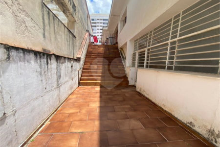 Casa à venda com 7 quartos, sendo 2 suítes, em Vila Augusta, Sorocaba, SP