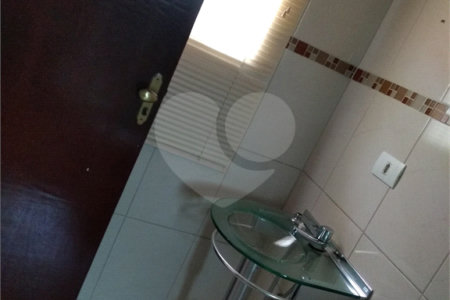 Sobrado à venda com 3 quartos, sendo 1 suíte,  em Residencial Rancho Grande, Itaquaquecetuba, SP