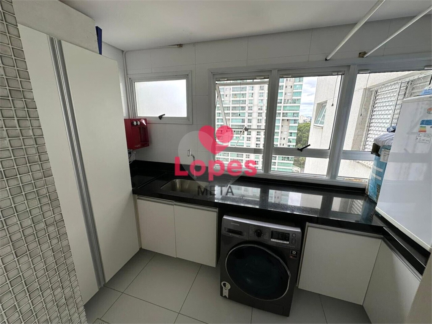 Apartamento à venda com 3 quartos, sendo 2 suítes, em Parque Residencial Aquarius, São José dos Campos, SP