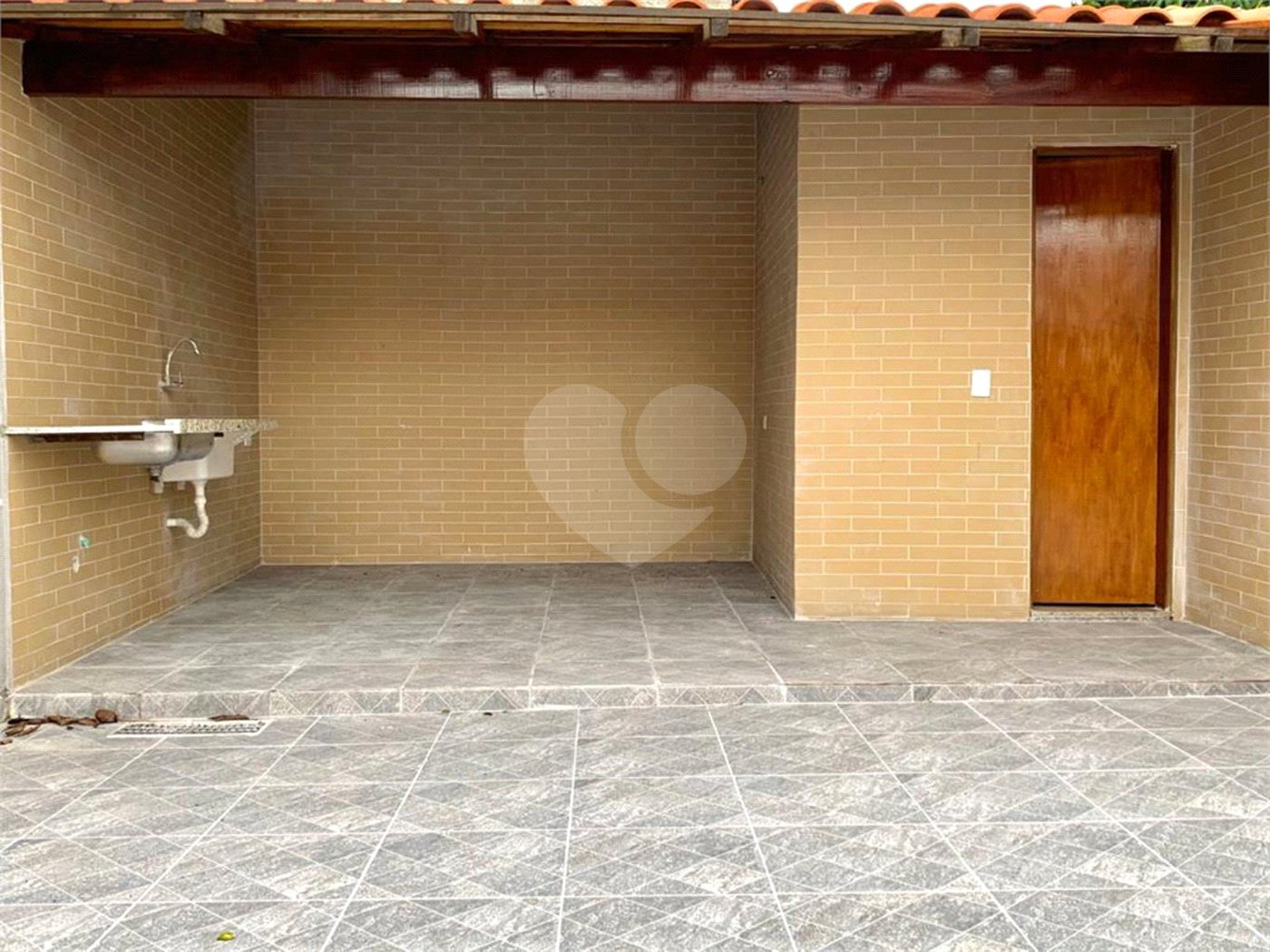 Sobrado à venda com 3 quartos, sendo 1 suíte, em Tremembé, São Paulo, SP