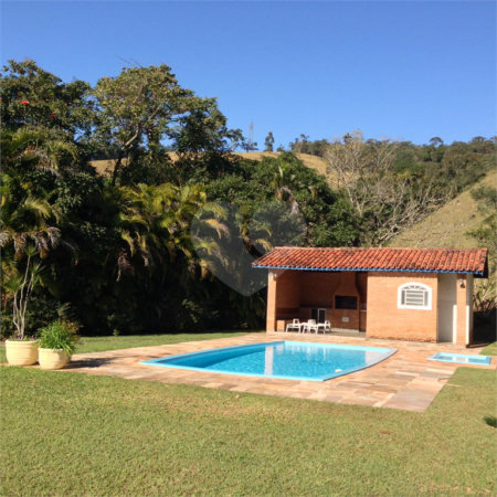 Sítio à venda com 4 quartos, sendo 1 suíte, no Centro, Piracaia, SP