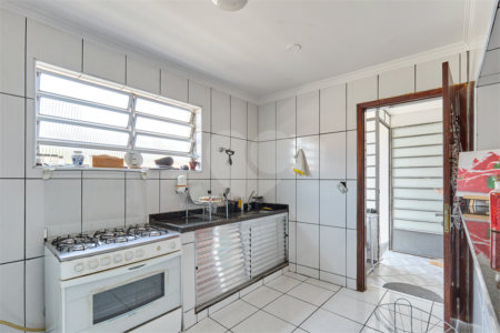 Sobrado à venda com 3 quartos, sendo 1 suíte,  em Chácara Flora, São Paulo, SP