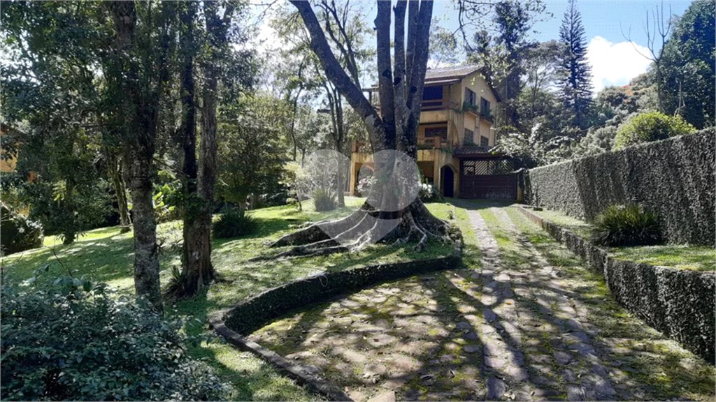 Casa à venda com 3 quartos, sendo 1 suíte, no condomínio Jardim da Monntanha II, Mairiporã - SP