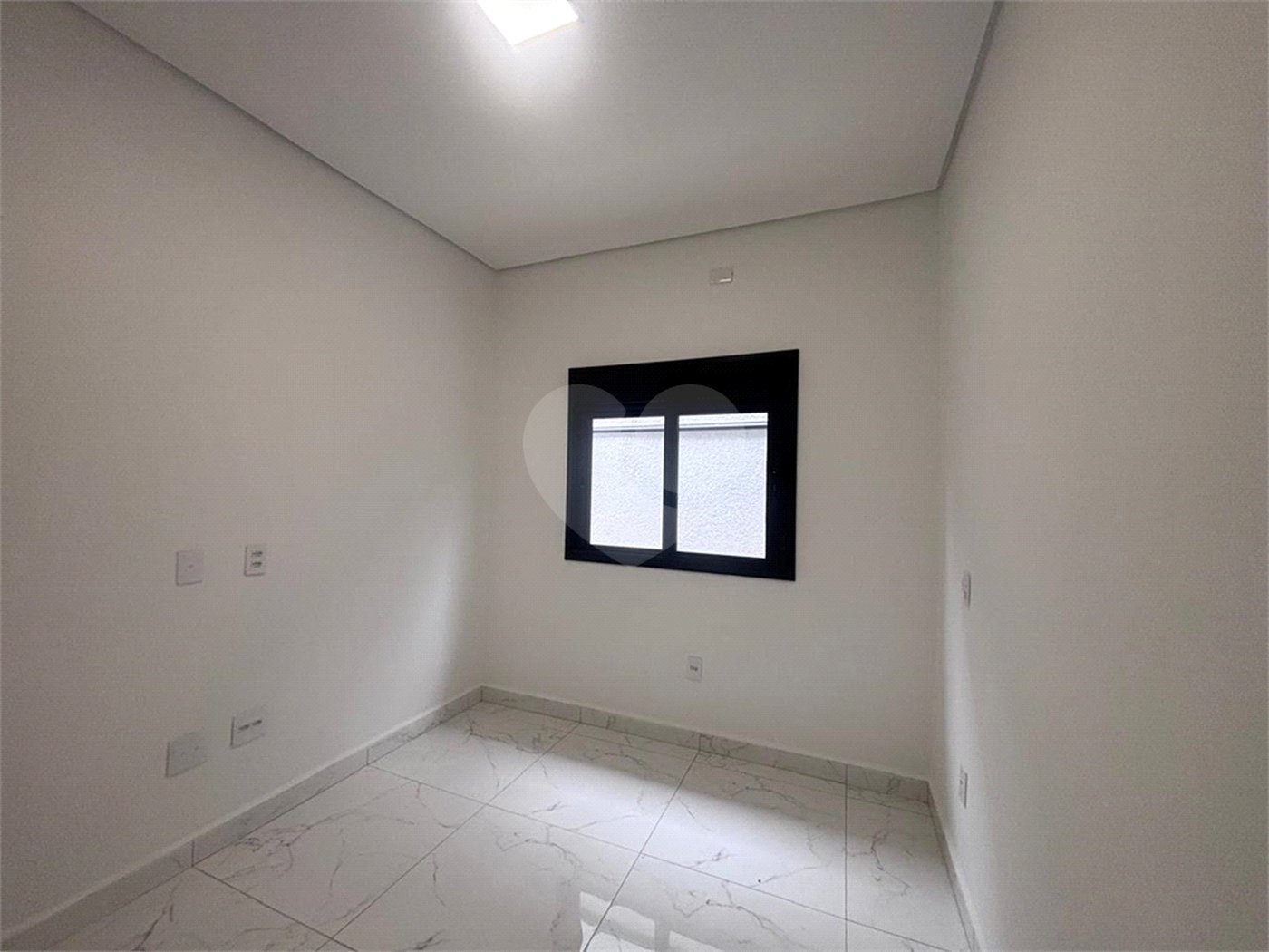 Casa à venda com 3 suítes no condomínio Campos do Conde I e II, Sorocaba - SP