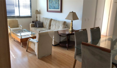 Apartamento à venda com 3 quartos, sendo 1 suíte,  em Vila Olímpia, São Paulo, SP