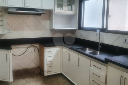 Casa à venda com 4 quartos, sendo 2 suítes,  no condomínio Lake Louise, São Paulo - SP