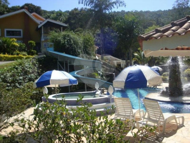 Sobrado à venda com 5 suítes em Juqueri Mirim, Mairiporã, SP