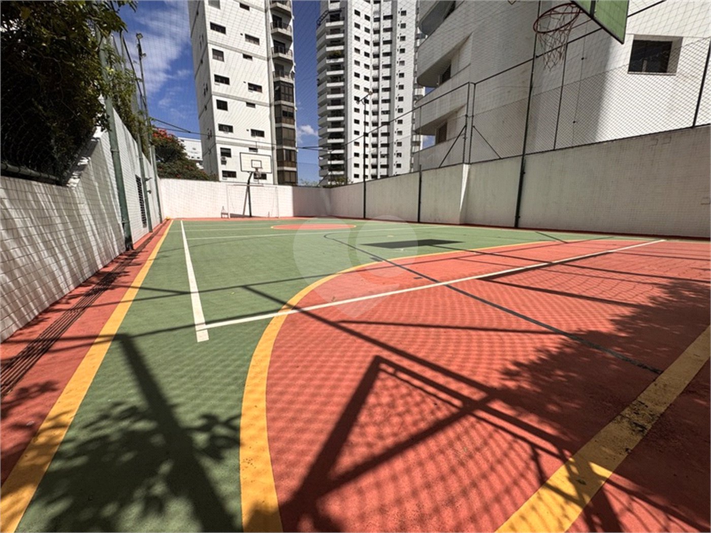 Higienópolis: Apartamento de 350 m2, 4 suítes, 5 vagas.