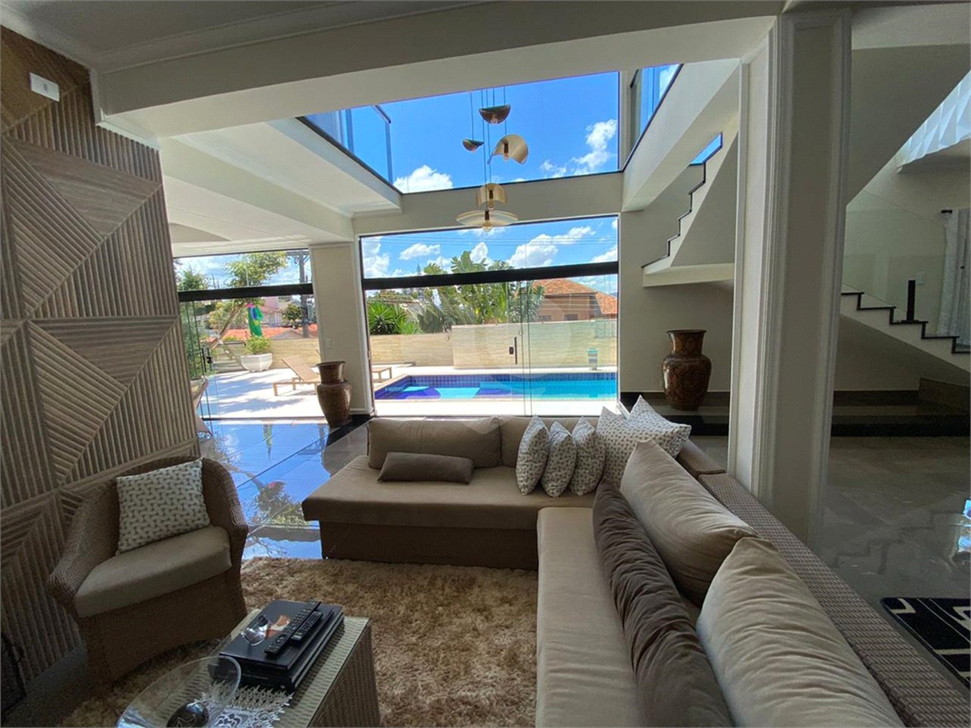 Casa à venda com 4 suítes em Vila Santista, Atibaia, SP