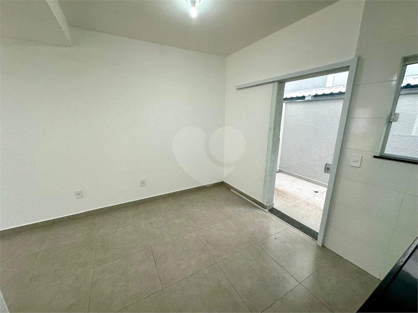 Casa à venda com 2 quartos no condomínio Residencial Vila Nova, Sorocaba - SP