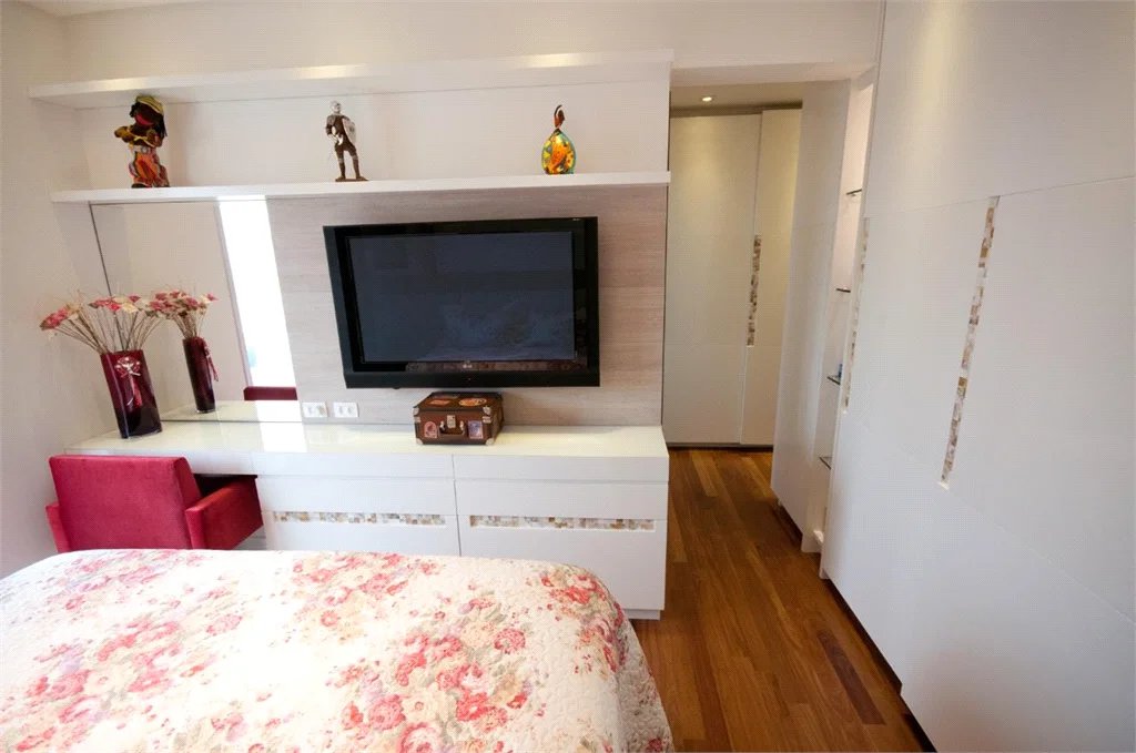 Apartamento à venda com 4 quartos, sendo 3 suítes, em Vila Romana, São Paulo, SP