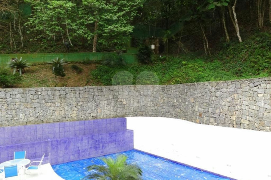 Casa à venda com 4 suítes no condomínio Jardim Ibiratiba, São Paulo - SP