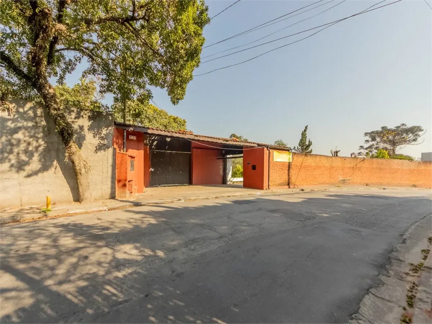 Casa à venda ou para alugar com 5 quartos, sendo 3 suítes, em Chácara Pavoeiro, Cotia, SP