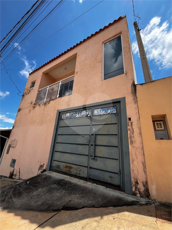 Casa à venda com 2 quartos, sendo 1 suíte, em Therezinha Piedade, Itapetininga, SP