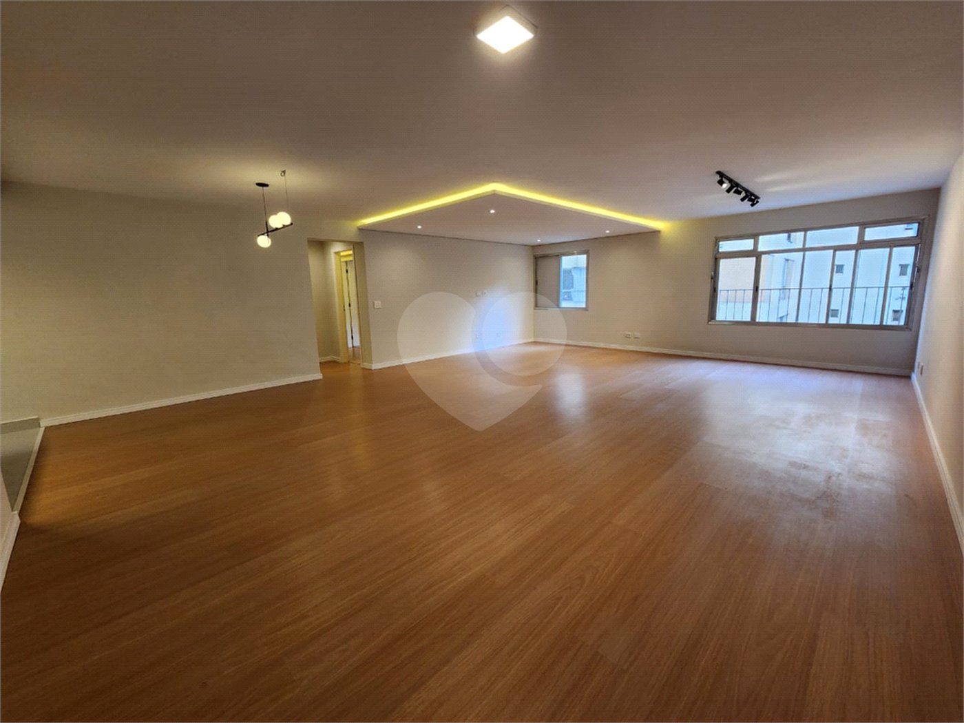 Apartamento à venda com 4 quartos, sendo 1 suíte,  em Pinheiros, São Paulo, SP
