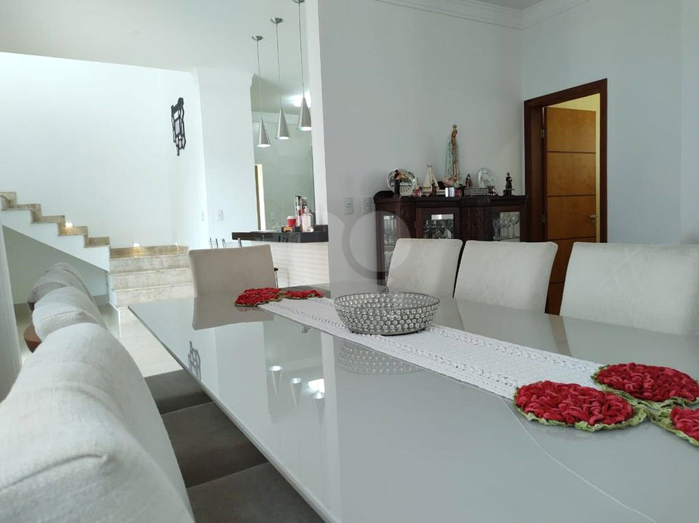 Casa à venda com 4 quartos, sendo 2 suítes, no condomínio Primavera, Salto - SP