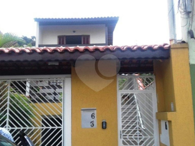 Sobrado à venda com 3 quartos, sendo 1 suíte,  em Tremembé, São Paulo, SP