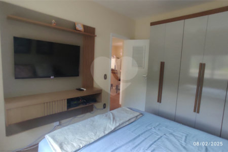 Casa à venda com 3 quartos, sendo 1 suíte, no condomínio Alpes Douro, Bom Jesus dos Perdões - SP