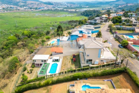 Casa à venda com 3 quartos, sendo 1 suíte, no condomínio Vale do Sol, Bom Jesus dos Perdões - SP