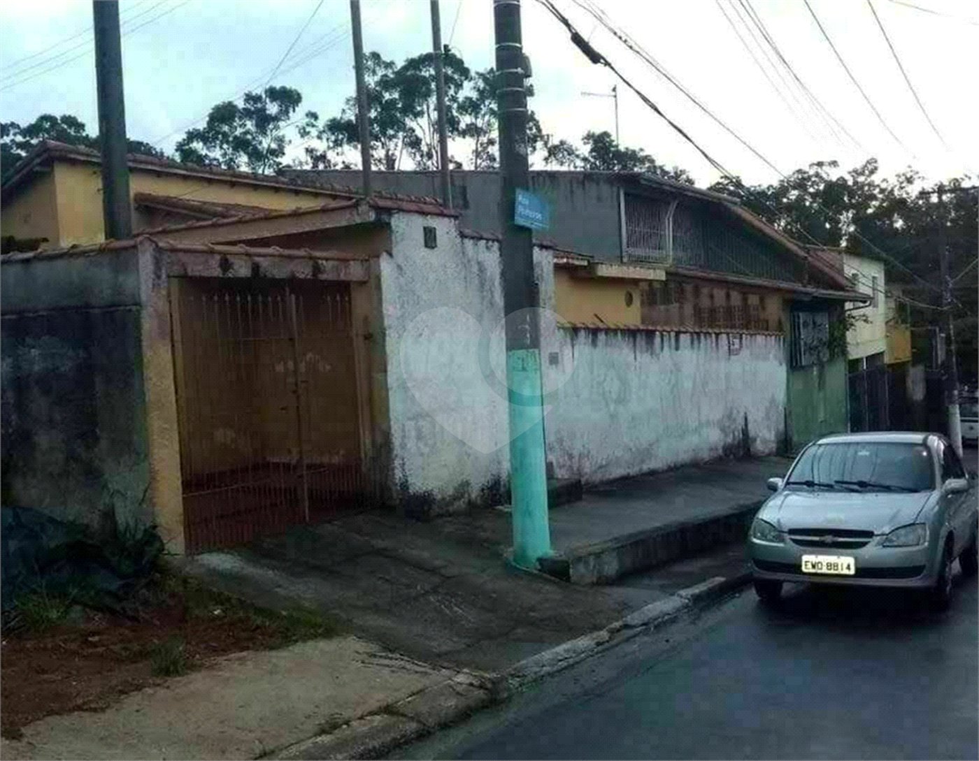 Casa à venda com 3 quartos em Jardim Indaiá, Poá, SP