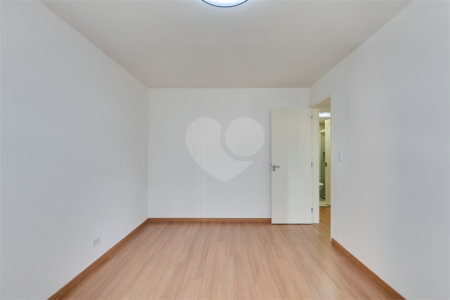 Apartamento à venda com 2 quartos, sendo 1 suíte, em Santo Amaro, São Paulo, SP
