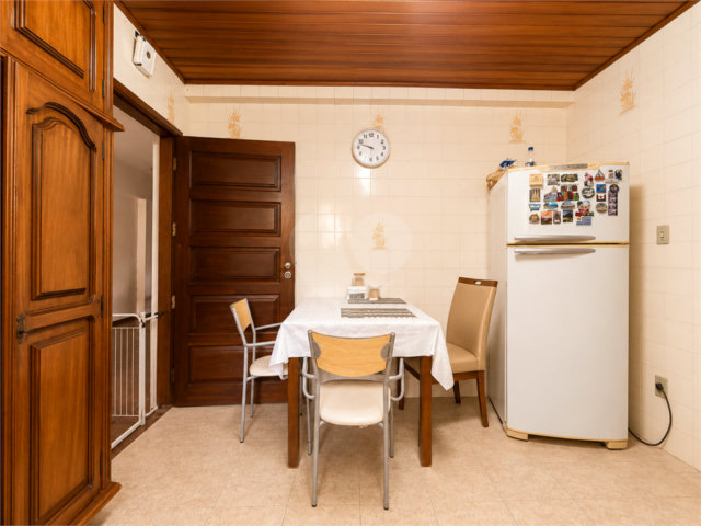 Casa de Vila à venda com 4 quartos, sendo 1 suíte,  em Cupecê, São Paulo, SP