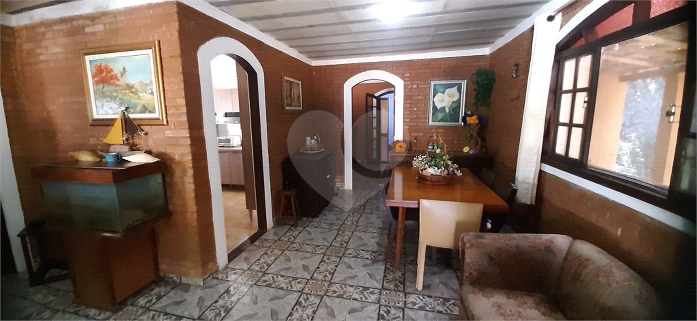 Casa à venda com 3 quartos, sendo 1 suíte, no condomínio Sausalito, Mairiporã - SP