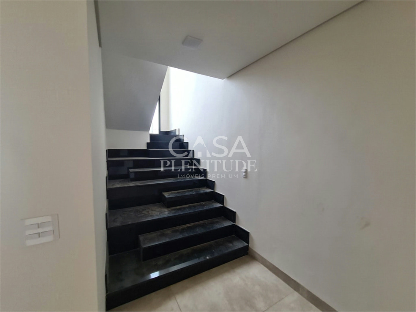 Casa em condomínio à venda com 5 quartos, sendo 3 suítes, em Wanel Ville, Sorocaba, SP