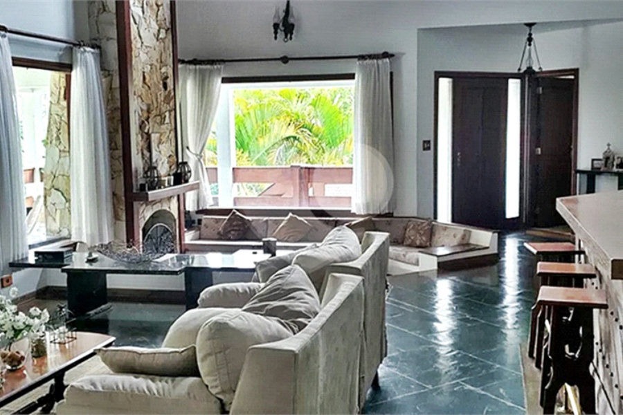 Casa à venda com 4 suítes no condomínio Alpes da Cantareira, Mairiporã - SP