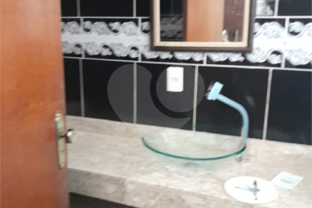 Sobrado á venda, com 03 Dormitórios, em Ibaté.