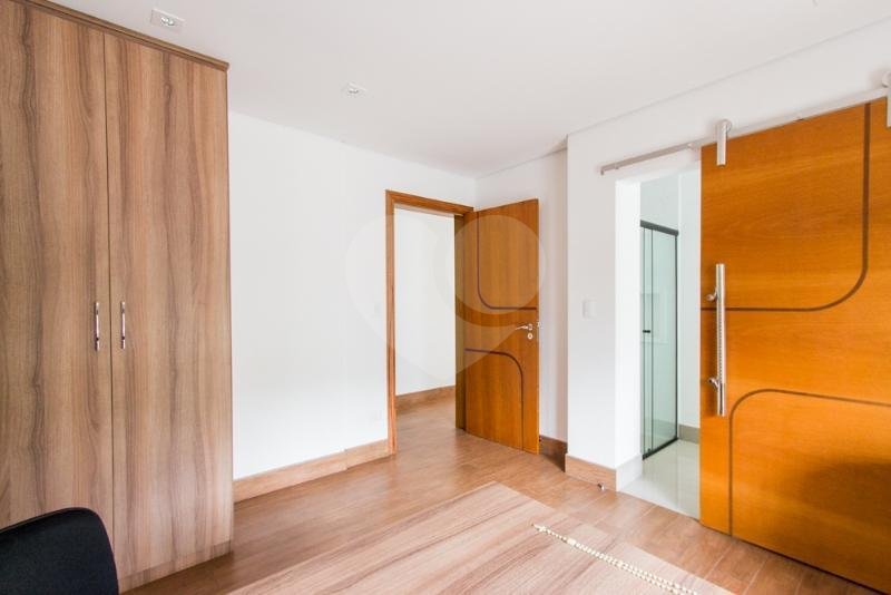 Casa Térrea à venda com 5 suítes em Jardim Marajoara, São Paulo, SP