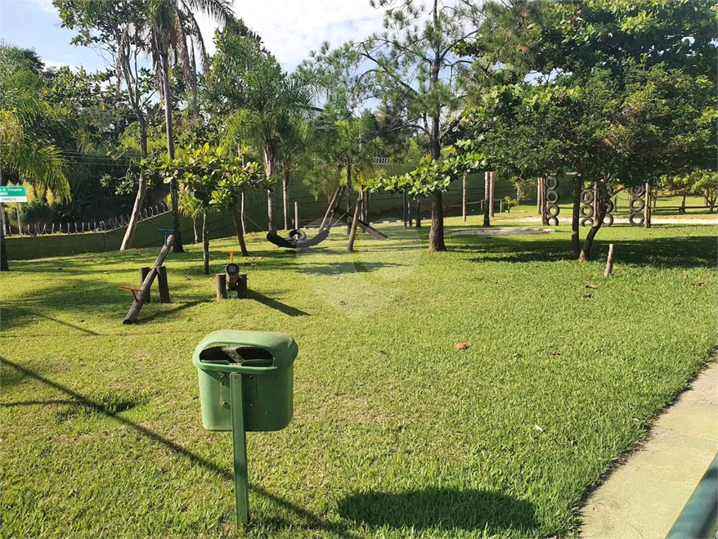 Casa à venda com 5 quartos, sendo 4 suítes, no condomínio Sol Vinhedo, Vinhedo - SP