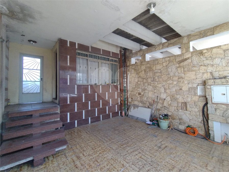 Sobrado à venda com 3 quartos em Vila Paulo Silas, São Paulo, SP