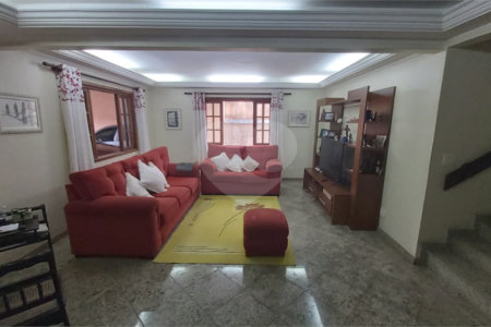 Sobrado à venda com 7 quartos, sendo 2 suítes, em Jardim Marajoara, São Paulo, SP