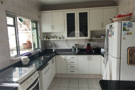Casa à venda com 4 quartos, sendo 1 suíte, em Jardim Guadalajara, Sorocaba, SP