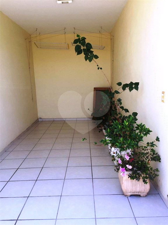 Casa à venda com 3 quartos, sendo 1 suíte, no condomínio Coelho III, São Paulo - SP