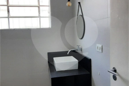 Sobrado à venda com 3 quartos, sendo 1 suíte, em Vila Firmiano Pinto, São Paulo, SP