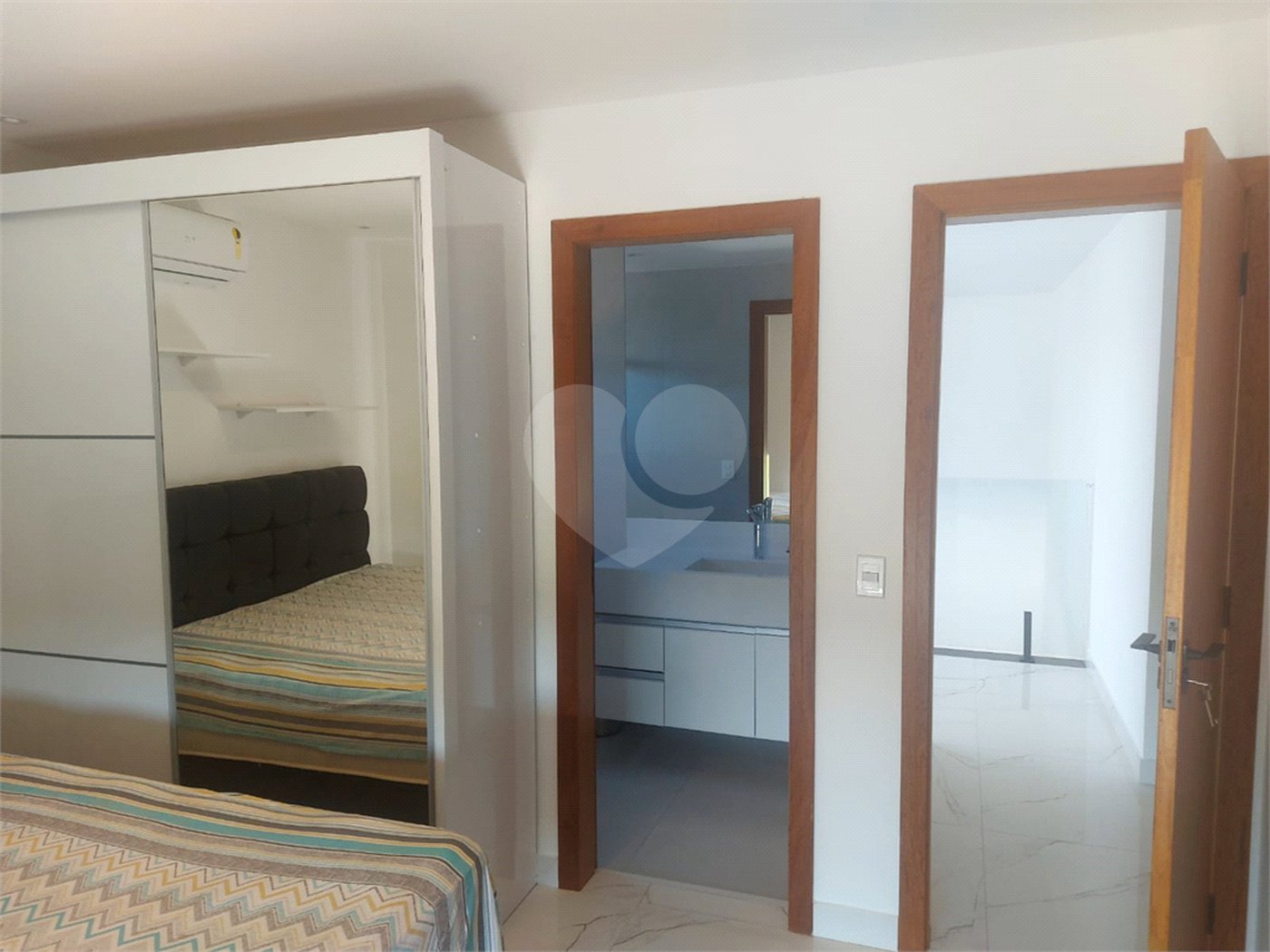 Casa à venda com 4 quartos, sendo 3 suítes, em Ogiva, Cabo Frio, RJ