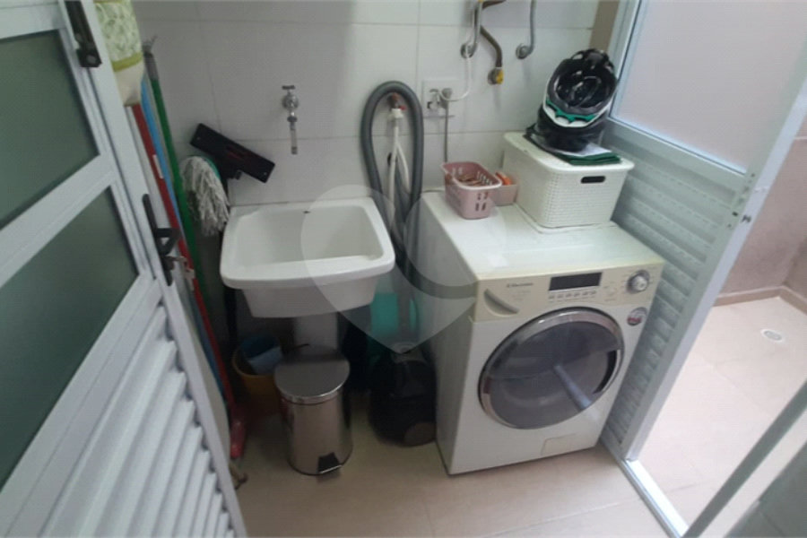 Casa à venda com 3 quartos, sendo 2 suítes, no condomínio Mário Araújo, São Paulo - SP