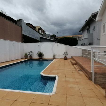 Casa para alugar com 3 quartos, sendo 1 suíte, no condomínio Recanto dos Paturis, Vinhedo - SP