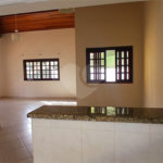 Casa em condomínio para alugar com 3 quartos, sendo 1 suíte, em Vila Petrópolis, Atibaia, SP