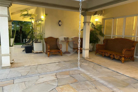 Casa à venda ou para alugar com 4 suítes no condomínio Shamballa I, Atibaia - SP
