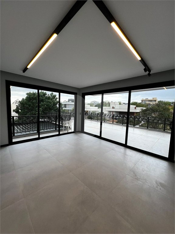 Casa à venda com 5 suítes no condomínio Palmeiras Imperiais, Salto - SP