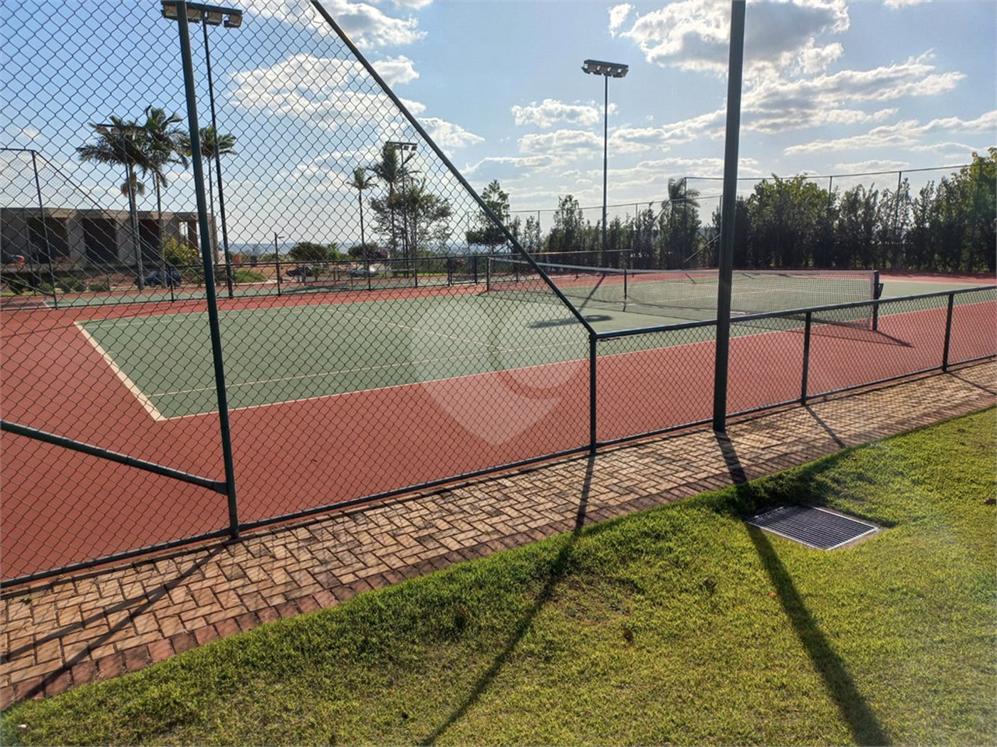 Terreno para venda no condomínio de alto padrão Damha Golf