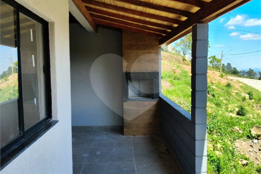 Casa à venda com 2 quartos no condomínio Águas de São Pedro, Mairiporã - SP