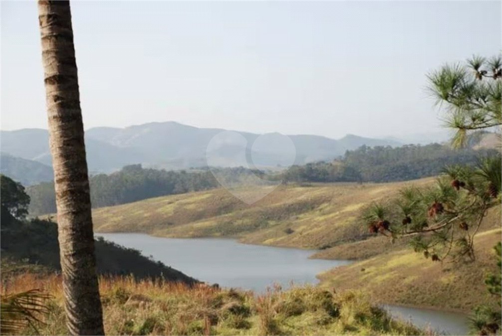 Sítio à venda com 6 quartos, sendo 5 suítes, em Dos Mimis, Piracaia, SP