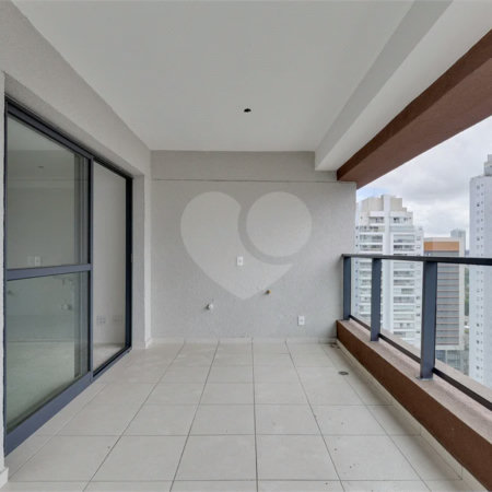 Apartamento à venda com 2 suítes em Santo Amaro, São Paulo, SP